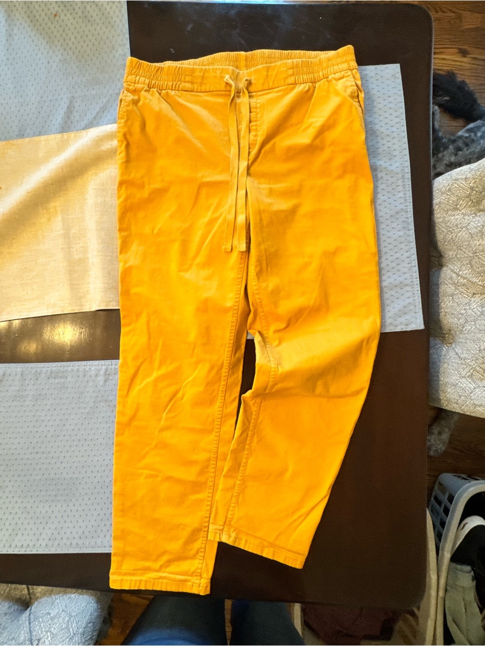 Women’s Yellow cropped pants Old Navy